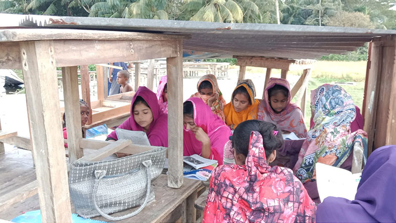 Talukder Tetulia post 41: Teaching in a broken Tin-shed (Metal roof) in Noakhali, Bangladesh