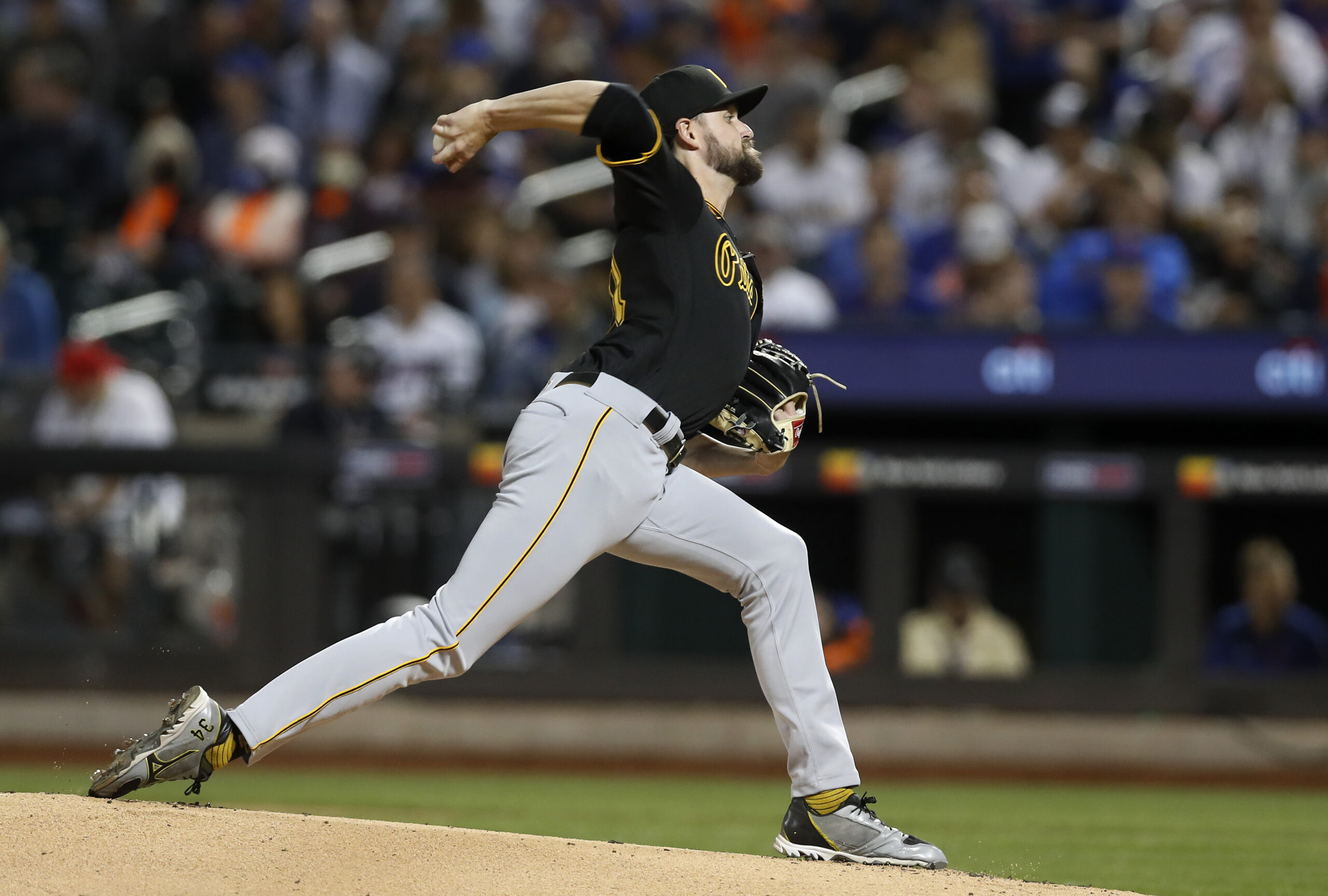 New York Yankees Acquire Right-Handed Pitcher in Trade with Pittsburgh Pirates