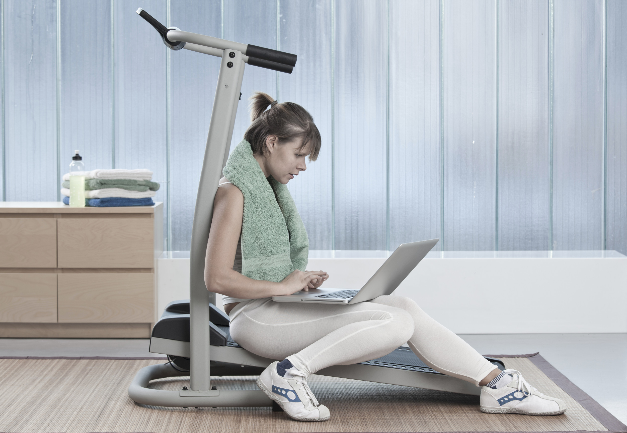 Woman’s Alternative Use for Walking Pad Has Internet in Stitches