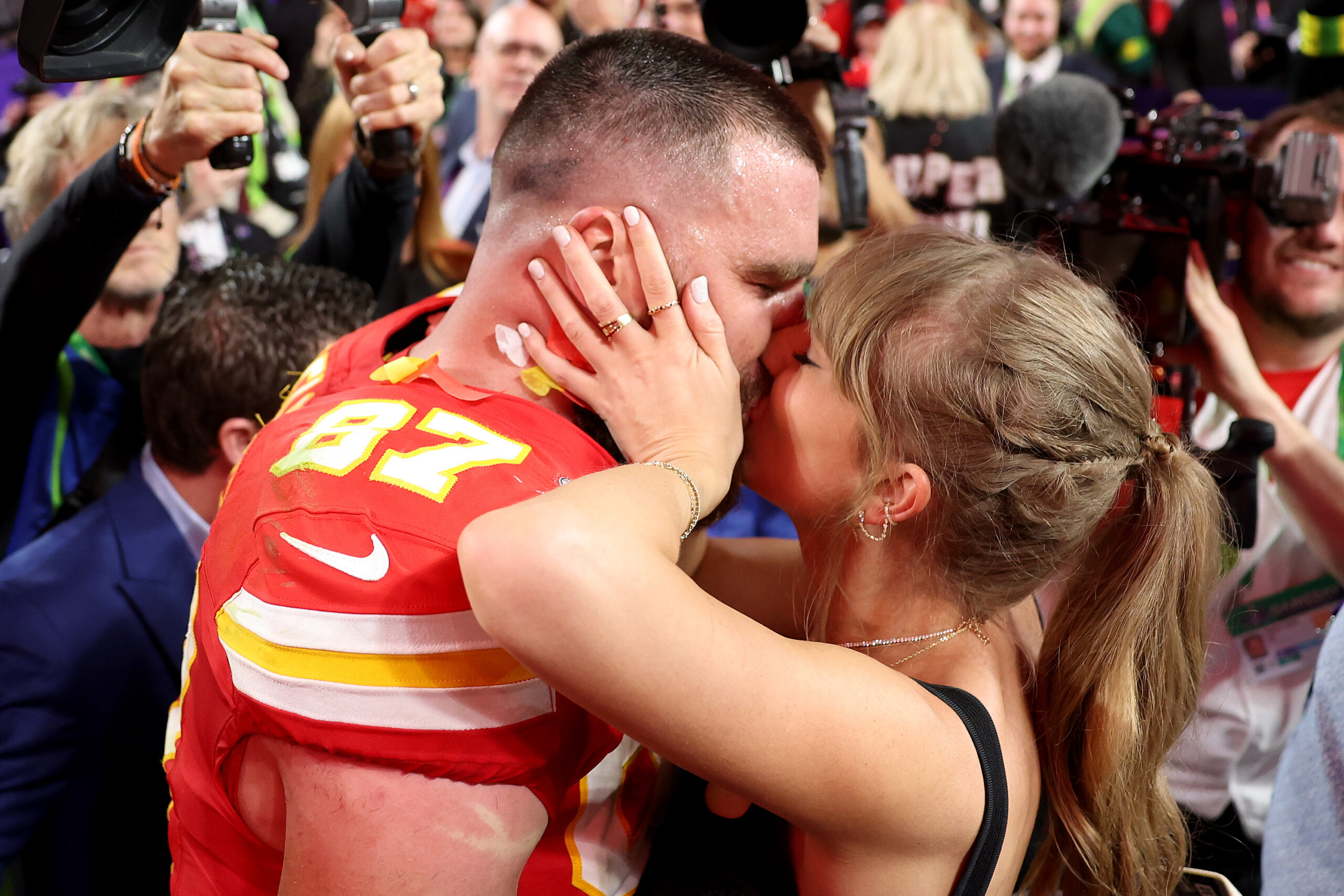 Taylor Swift and Travis Kelce Pack on the PDA in Bahamas