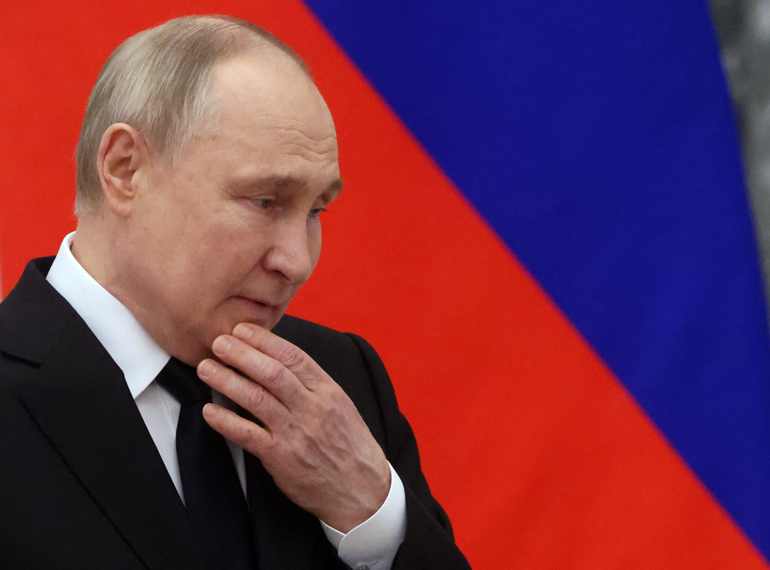 Putin Is ‘Losing Control’ in Russia: Dictator Expert