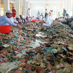 Record 27 sacks of money in donation box of Pagla mosque, counting is going on