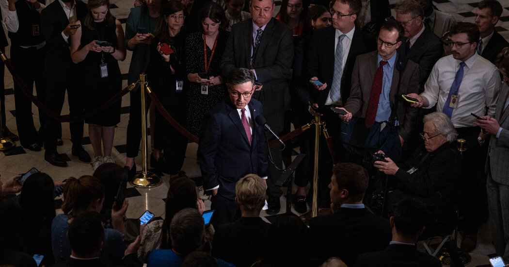 In an Unusual Vote, Democrats Rescue Measure to Allow Vote on Ukraine Bill