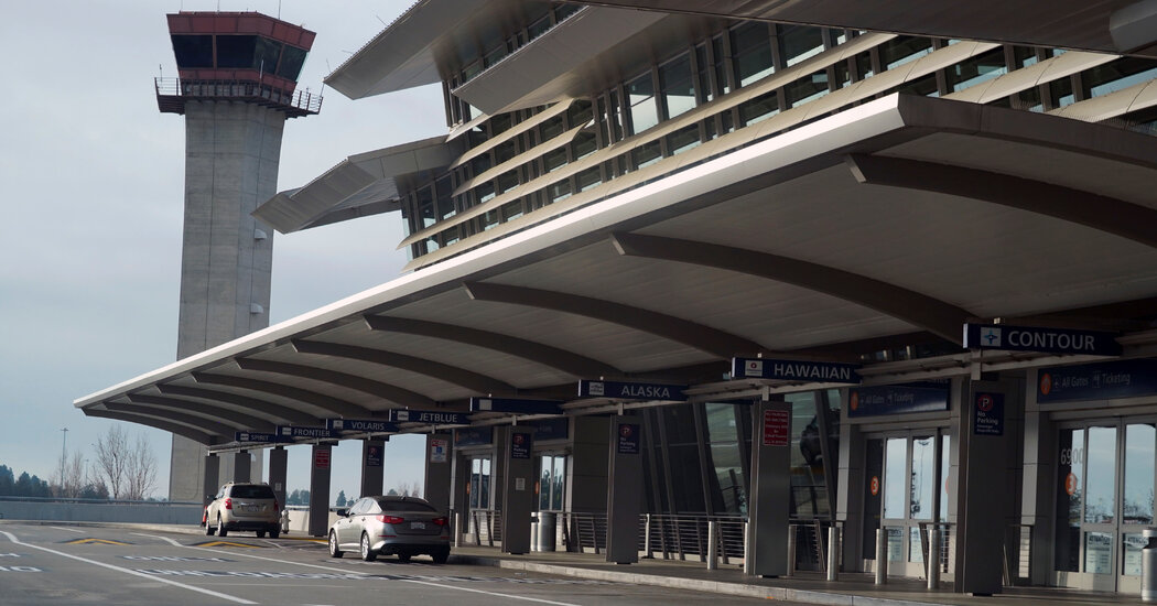 Major Delays at Sacramento Airport After AT&T Cable Is Slashed