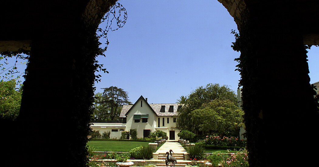 Intruder Breaks Into Los Angeles Mayor’s Residence
