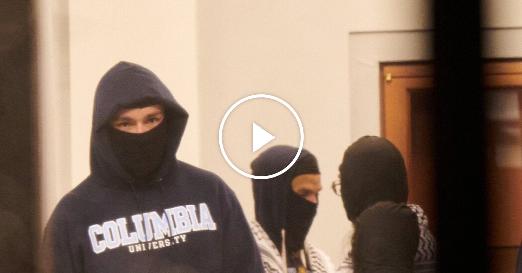 Columbia Protesters Occupy Building on Campus