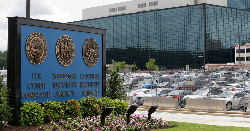 Ex-N.S.A. Employee Who Tried to Sell U.S. Secrets to Russia Gets 22 Years