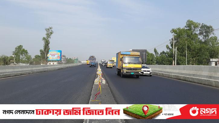 Eid Yatra: Traffic is running smoothly on Bangabandhu Bridge West Road