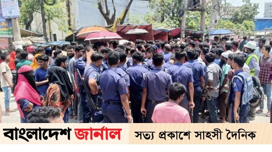 Road blockade of workers in Narayanganj demanding outstanding salary