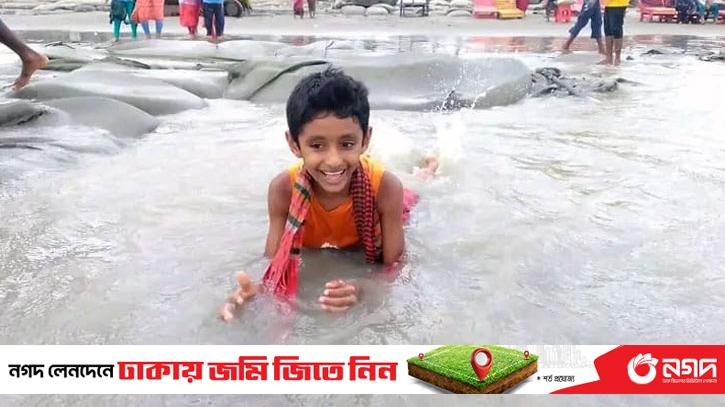 The body of the schoolboy was recovered after 8 days after going missing after bathing in the Ganges