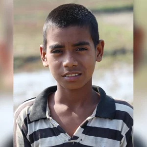 The director is looking for that child artist for the award after disappearing after the shooting of the movie