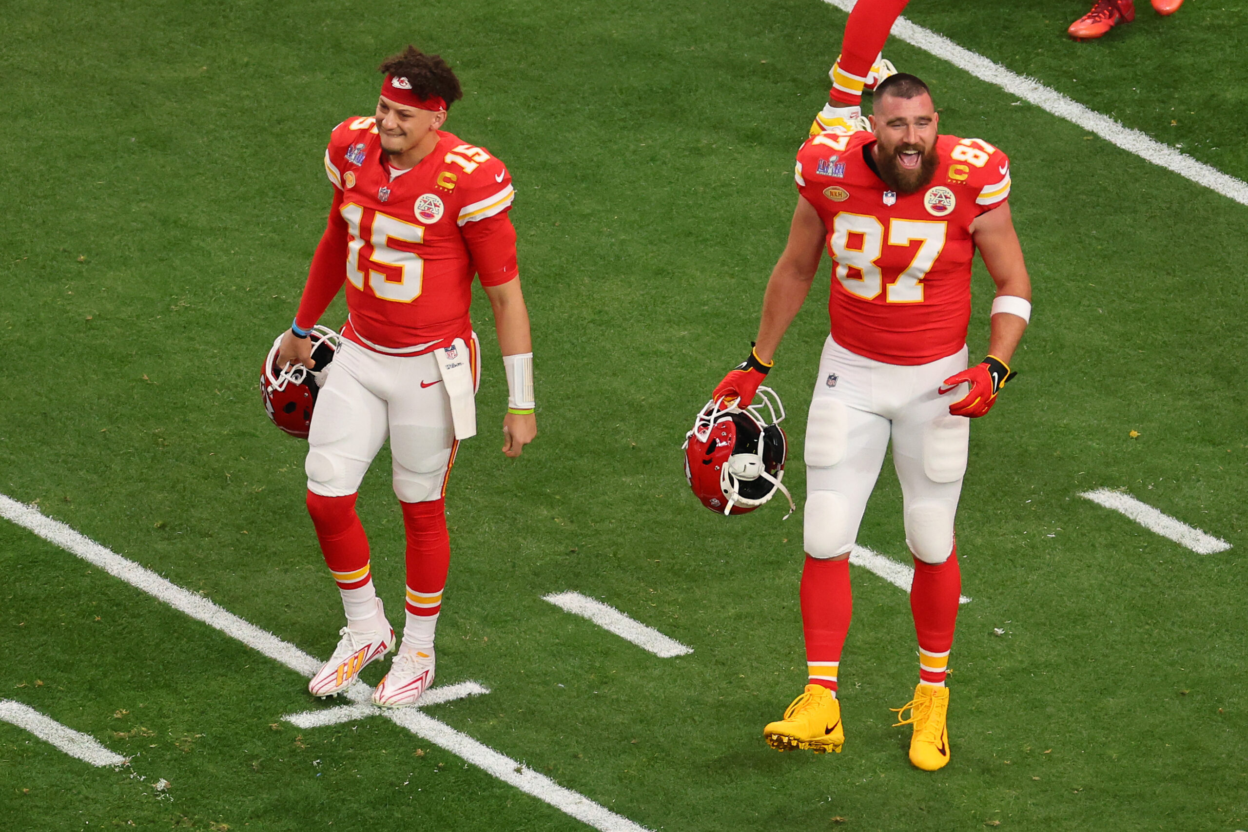 Patrick Mahomes, Tyreek Hill React to Travis Kelce’s Record-Breaking Contract with Kansas City Chiefs