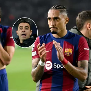 Xavi is angry with the referee on the night of Barca's dream break