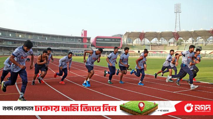 Fitness test of cricketers in 1600 meters run at Bangabandhu Stadium