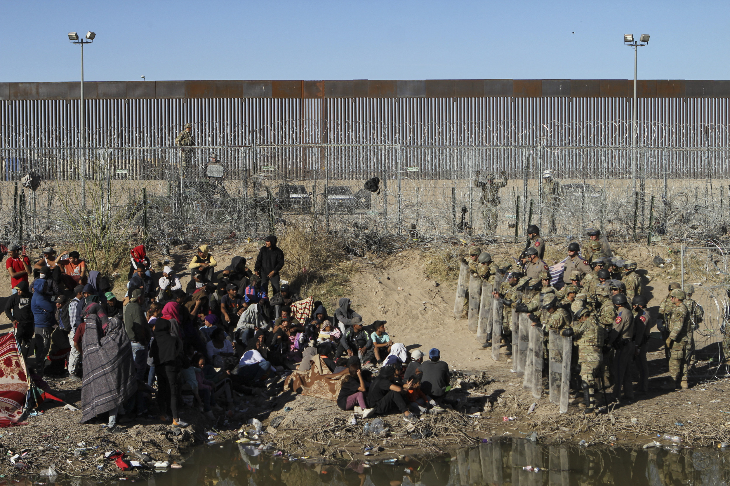 Texas Judge Allows Release of Migrants Arrested After Border Stampede