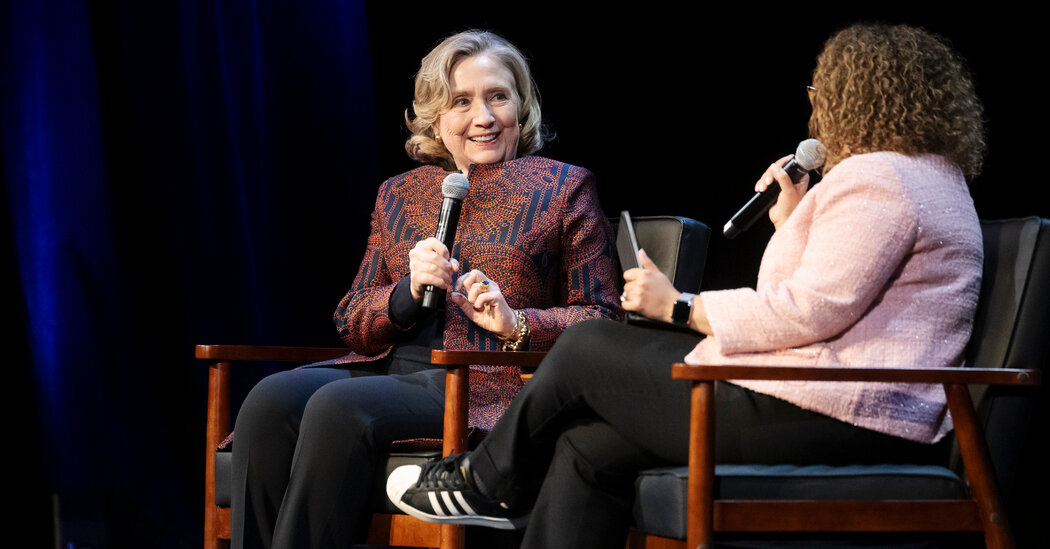 Hillary Clinton Accuses Protesters of Ignorance of Mideast History