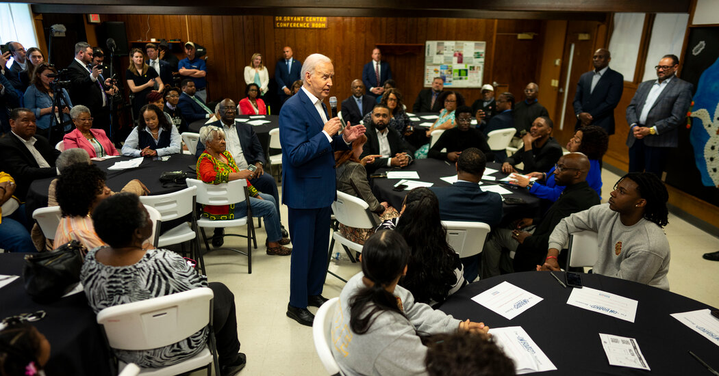 Biden’s Team Brushes Off the Latest Bad Poll for Him