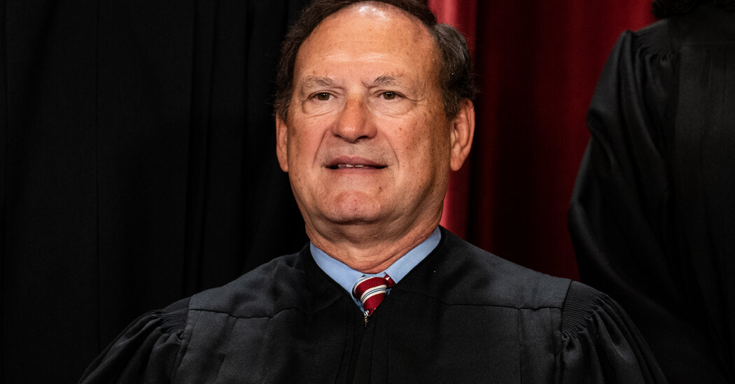 Experts Question Alito’s Failure to Recuse Himself in Flag Controversy