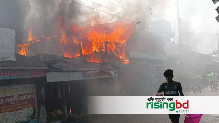 9 shops burnt in Shariatpur