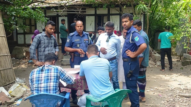 The wife went to fetch water after breakfast and found her husband's dead body