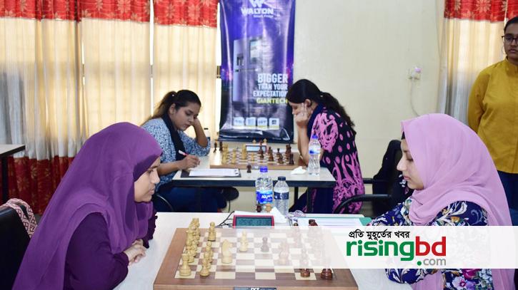 At the end of five rounds, Noshin was on top