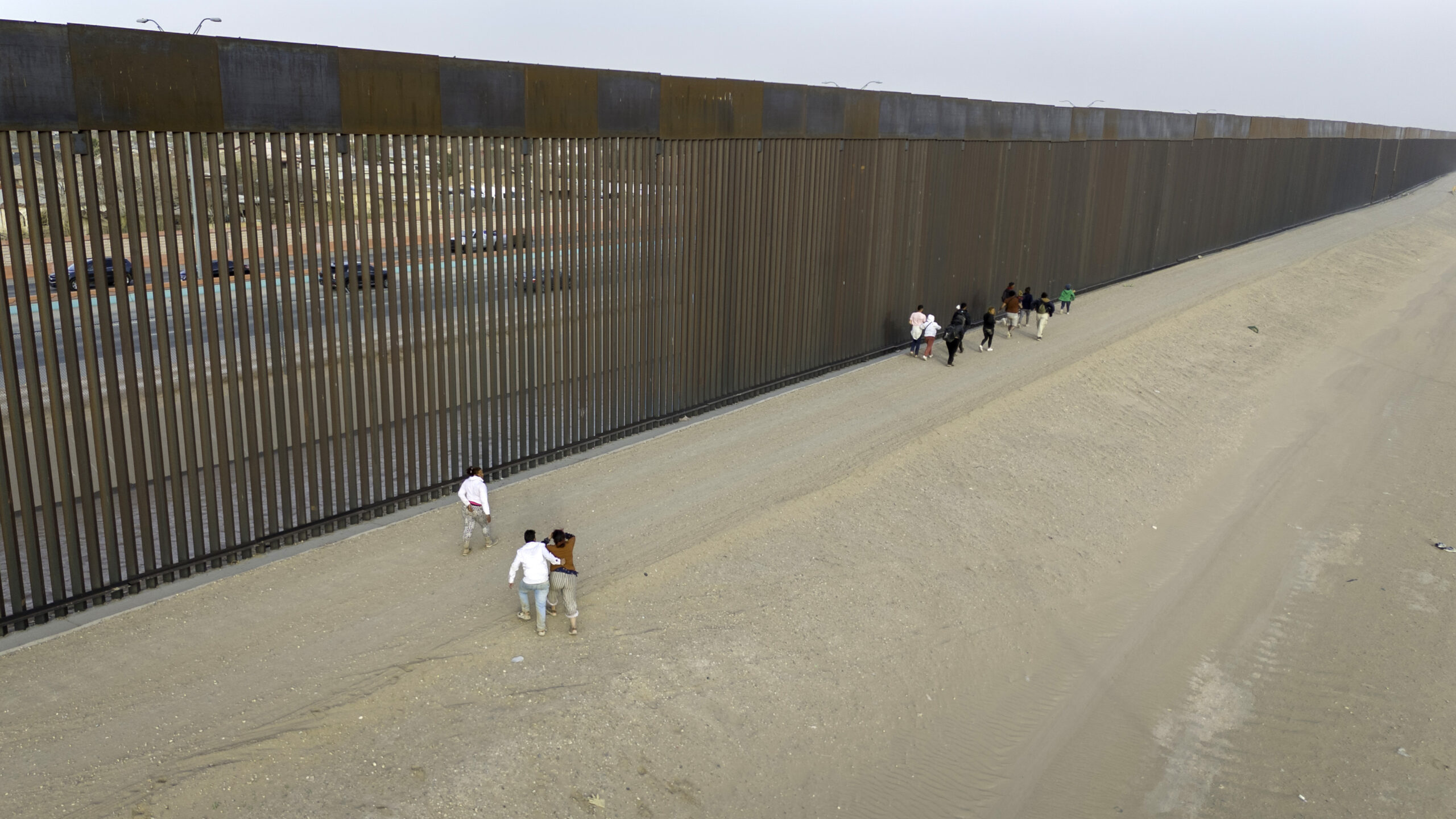 Texas Democrat Praises Greg Abbott Amid New Border Wall Construction