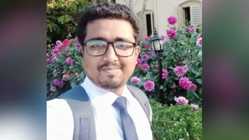 A doctor's son does not support his old parents