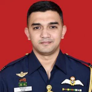 Training plane crashes: Brave pilot escapes with his life