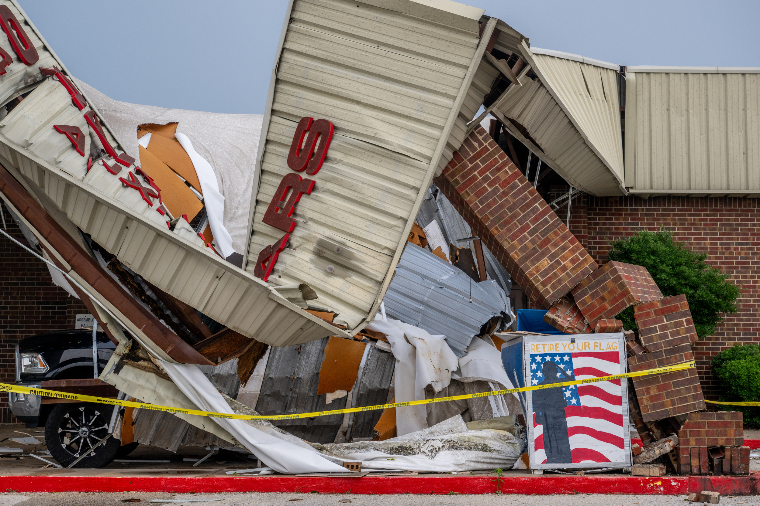 Video Shows Deadly Tornado Destroy Texas Gas Station With People Inside