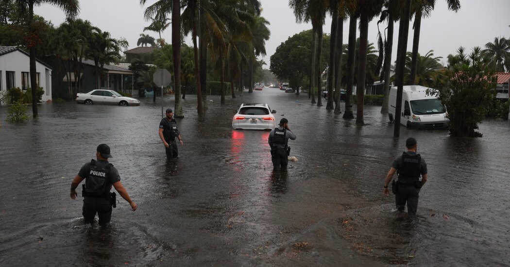 Heavy Rain Causes Devastating Flooding in Florida