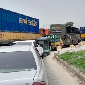 Traffic congestion on Dhaka-Bangabandhu Bridge highway, slow down at 13 km