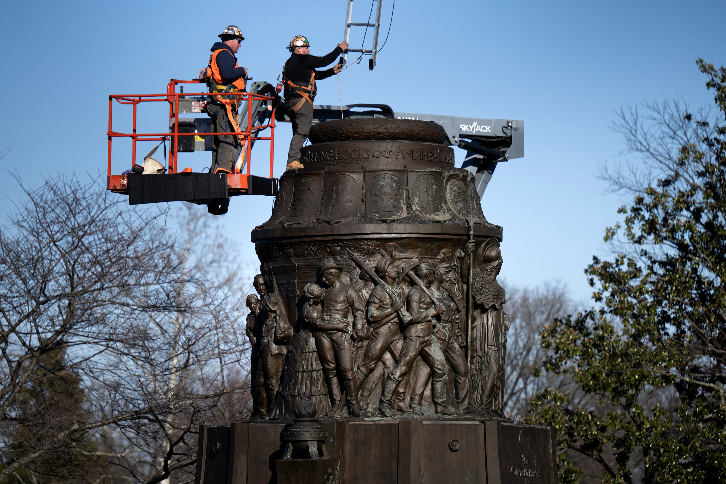These Republicans Voted to Restore Confederate Monument to Arlington