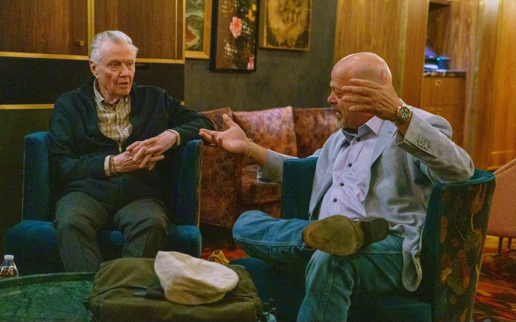 Jon Voight Films With ‘Pawn Stars’ at Barry’s Downtown Prime in Las Vegas