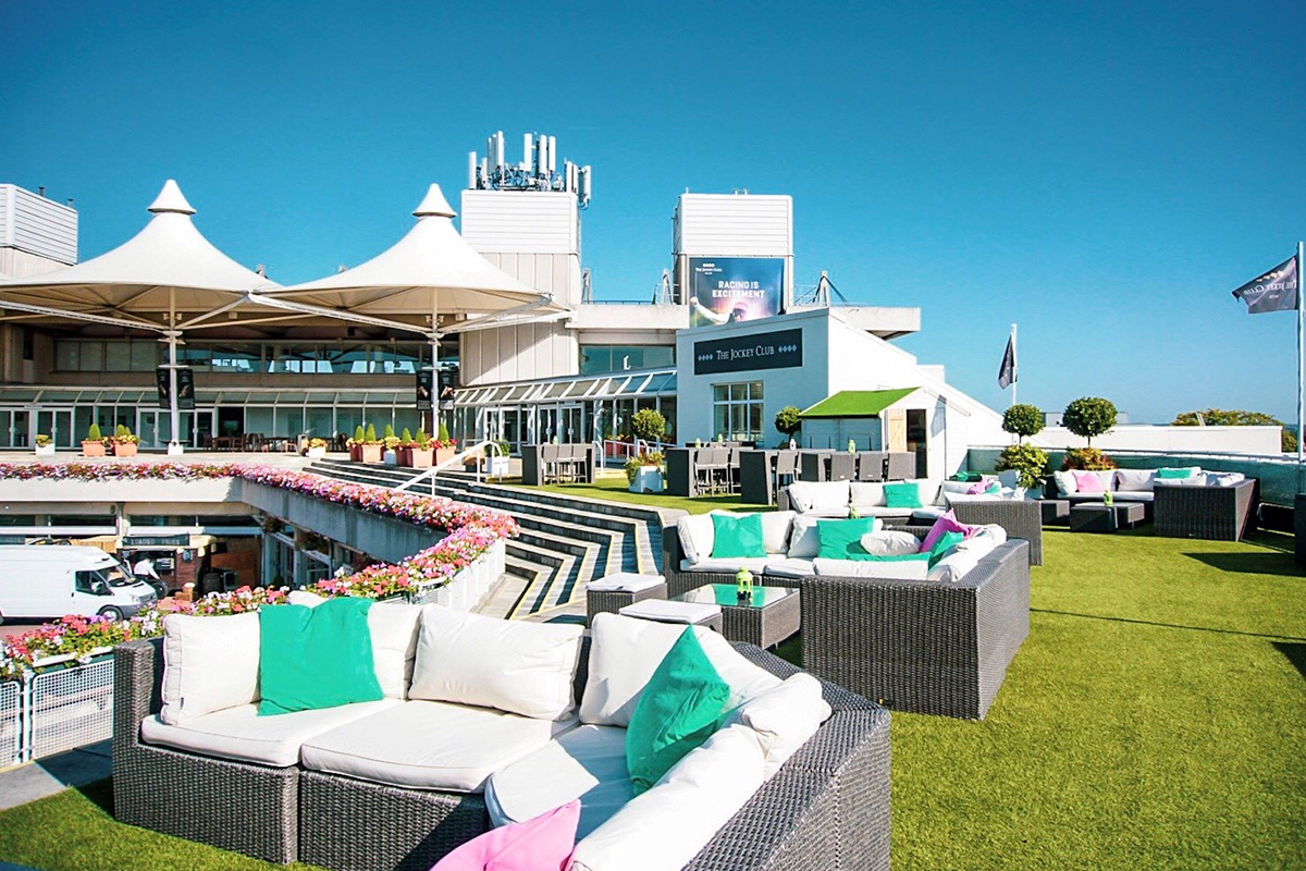 5 reasons why you should book your next event with Sandown Park Racecourse