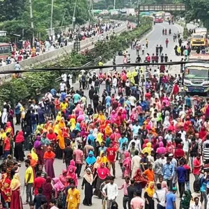 Workers' protest demanding salary in Kaliakore, blockade of Dhaka-Tangail highway