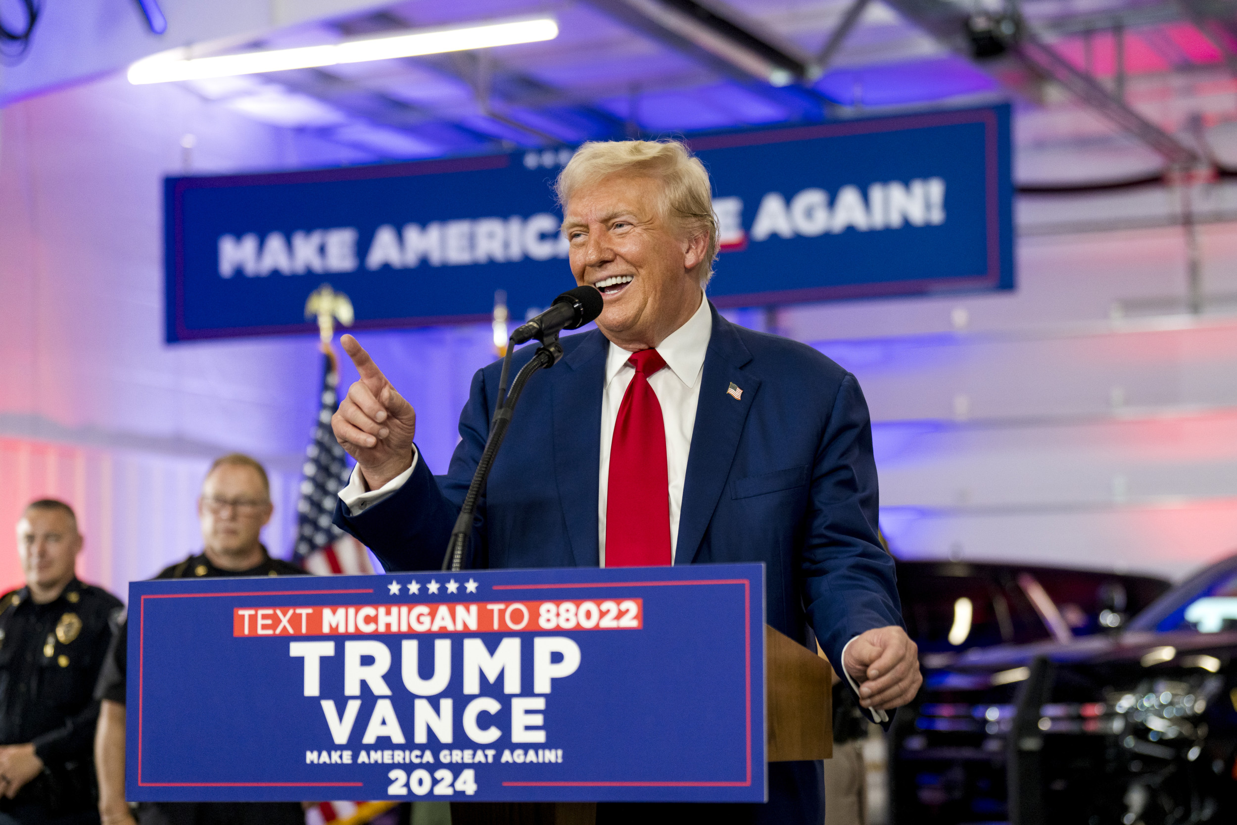 Jan 6 Cops Suing Donald Trump Can’t Get Secret Service Documents