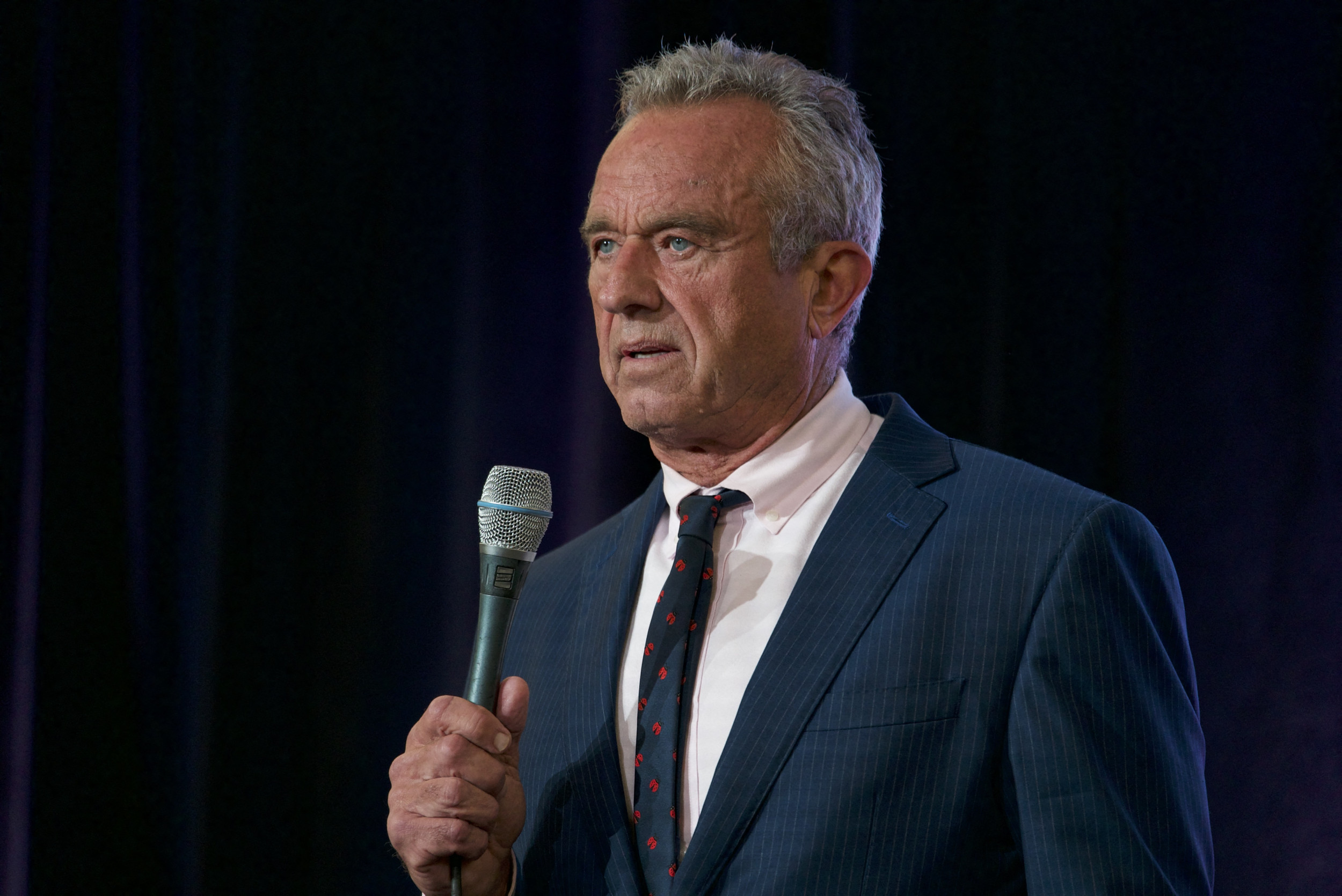 RFK Jr. Withdraws From Election in Arizona Before Trump Rally