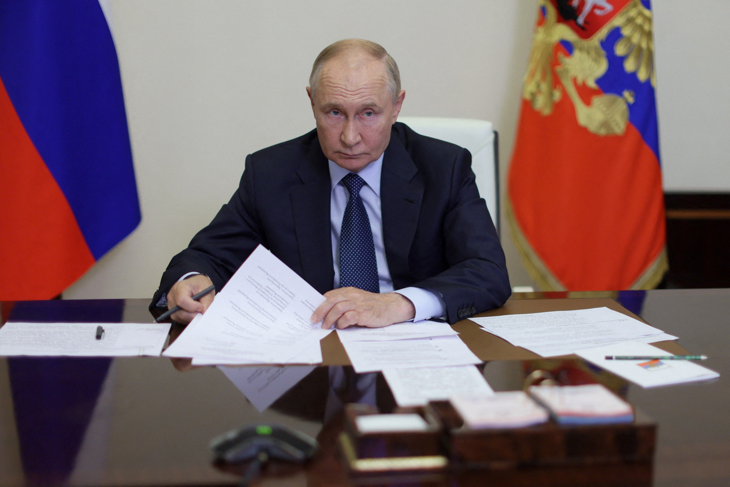 Putin Shifts Blame as Kursk Failures Dampen Russians’ Approval