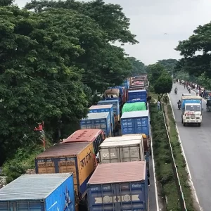 Long traffic jam on Dhaka-Chittagong highway in Ghazaria