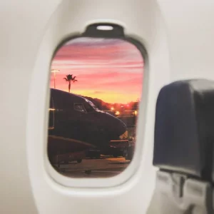Why are the corners of airplane windows round?