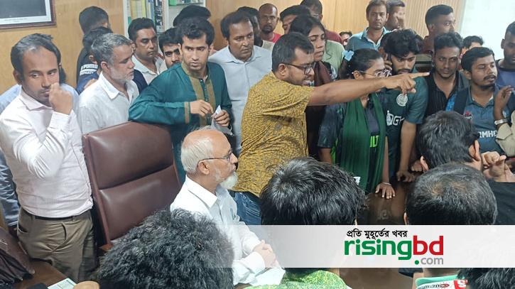 Resignation of vice chancellor of Bashemurbiprabi in the face of protests