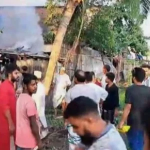 Viral video demanding burning of Maizbhandar Darbar Sharif is old