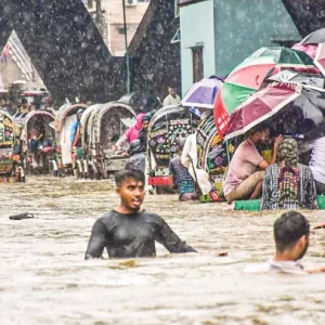 The weather is still hostile, there is a risk of heavy rain in 3 regions including Chittagong