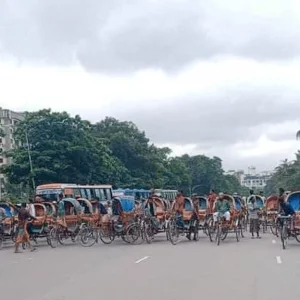 Road blockade of rickshaw drivers in the capital