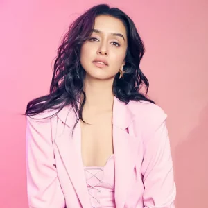 Shraddha surprised again by becoming a ghost