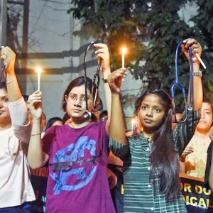 Doctor rape-murder: Supreme Court advises West Bengal and Central governments not to politicize