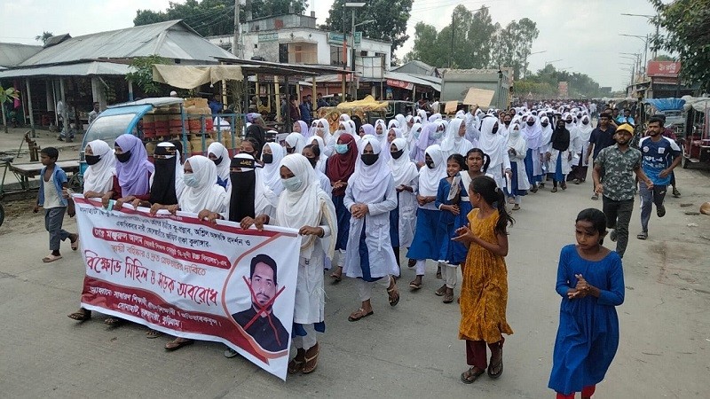 In Bhurungamari, the students lifted the road blockade on the assurance of UNO