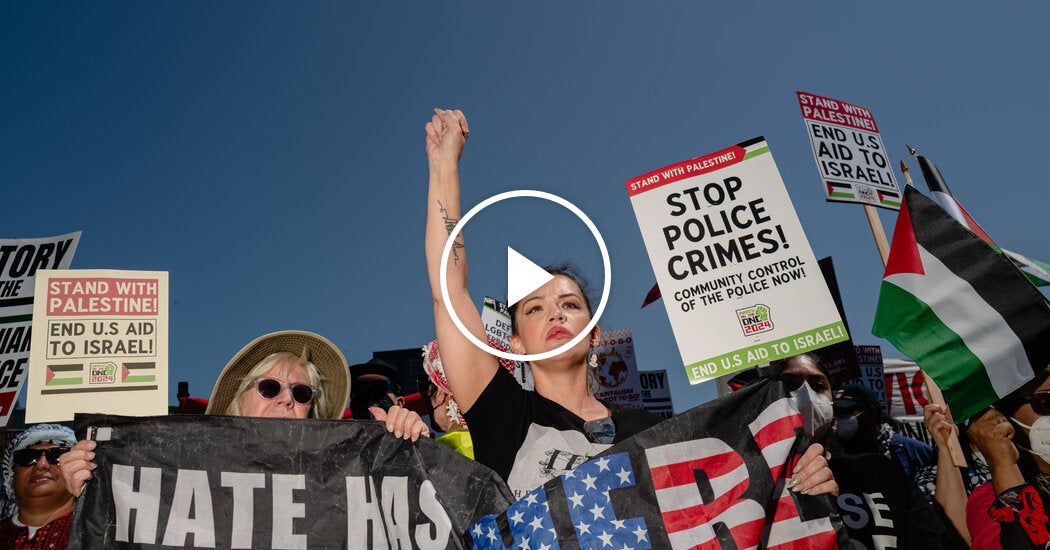 Protesters Clash With Police Near the Democratic National Convention