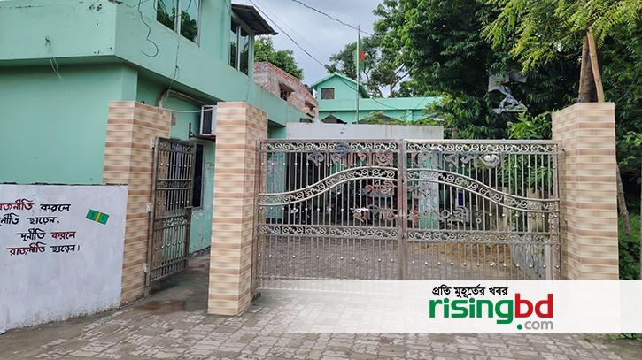 The Mayor of Kaliganj Municipality is in hiding, disrupting civic services