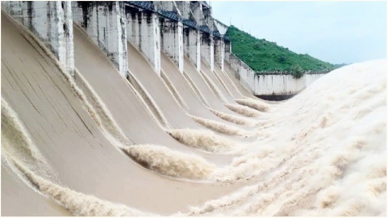 All the gates of Farakka were already open, there is no danger of flooding